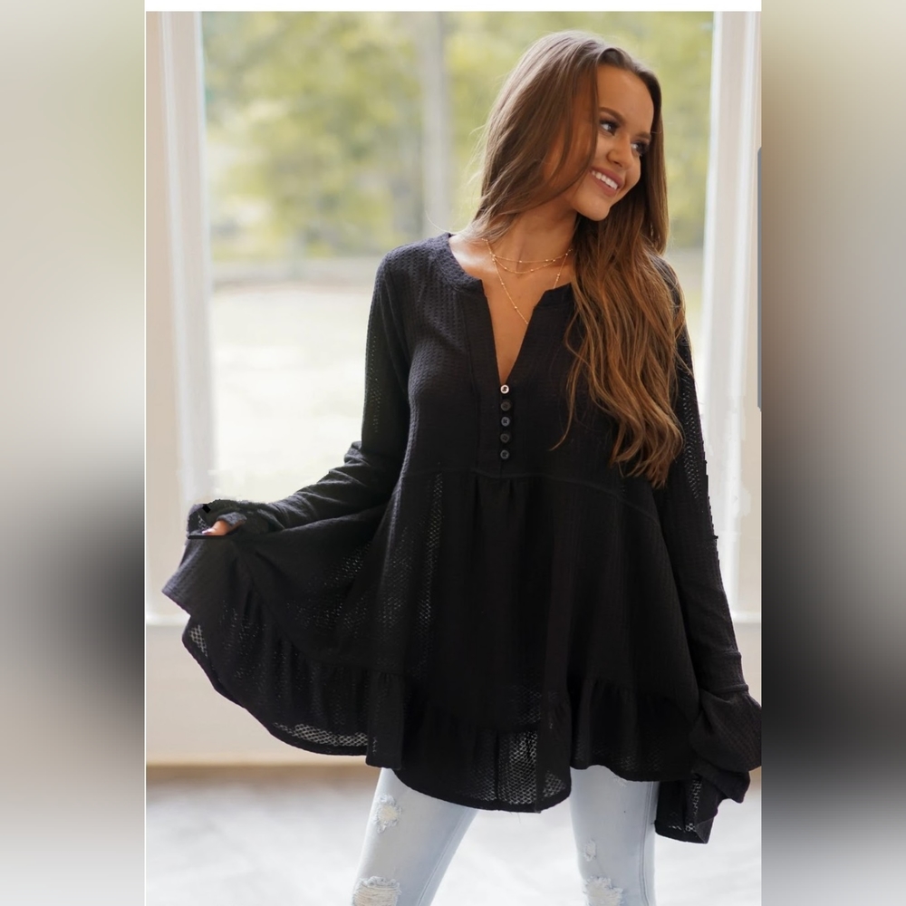 NWOT • Sweet Lovely By Jen V-Neck Babydoll Ruffle Tunic Top Medium BLACK